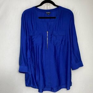 Roz &Ali Women's Blue Top size XL excellent condition and front zip roll sleeve